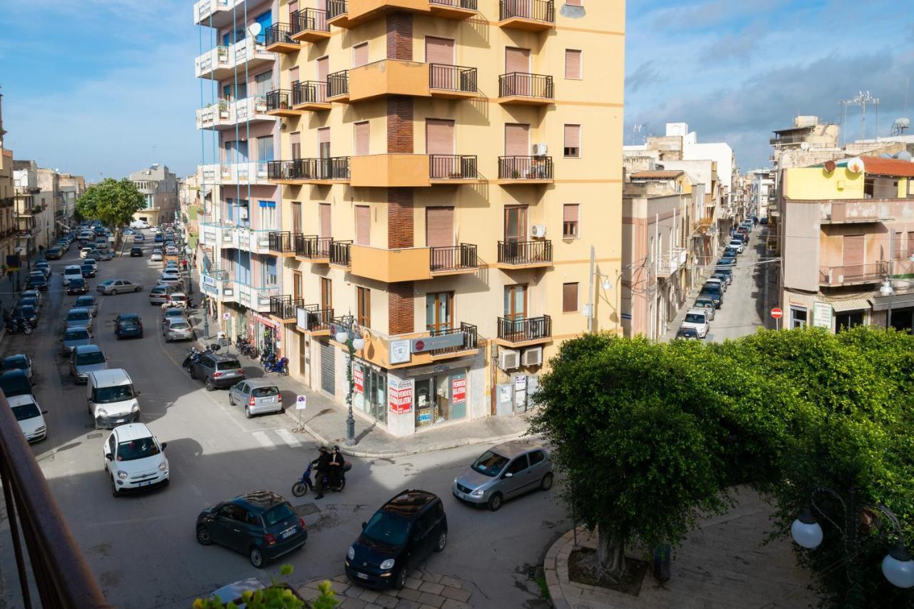 Il Mosaico Family Apartments マツァーラ・デル・ヴァッロ エクステリア 写真