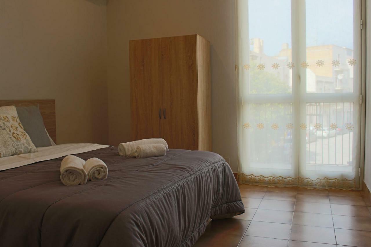 Il Mosaico Family Apartments マツァーラ・デル・ヴァッロ エクステリア 写真