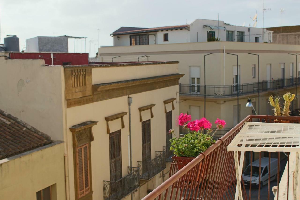 Il Mosaico Family Apartments マツァーラ・デル・ヴァッロ エクステリア 写真